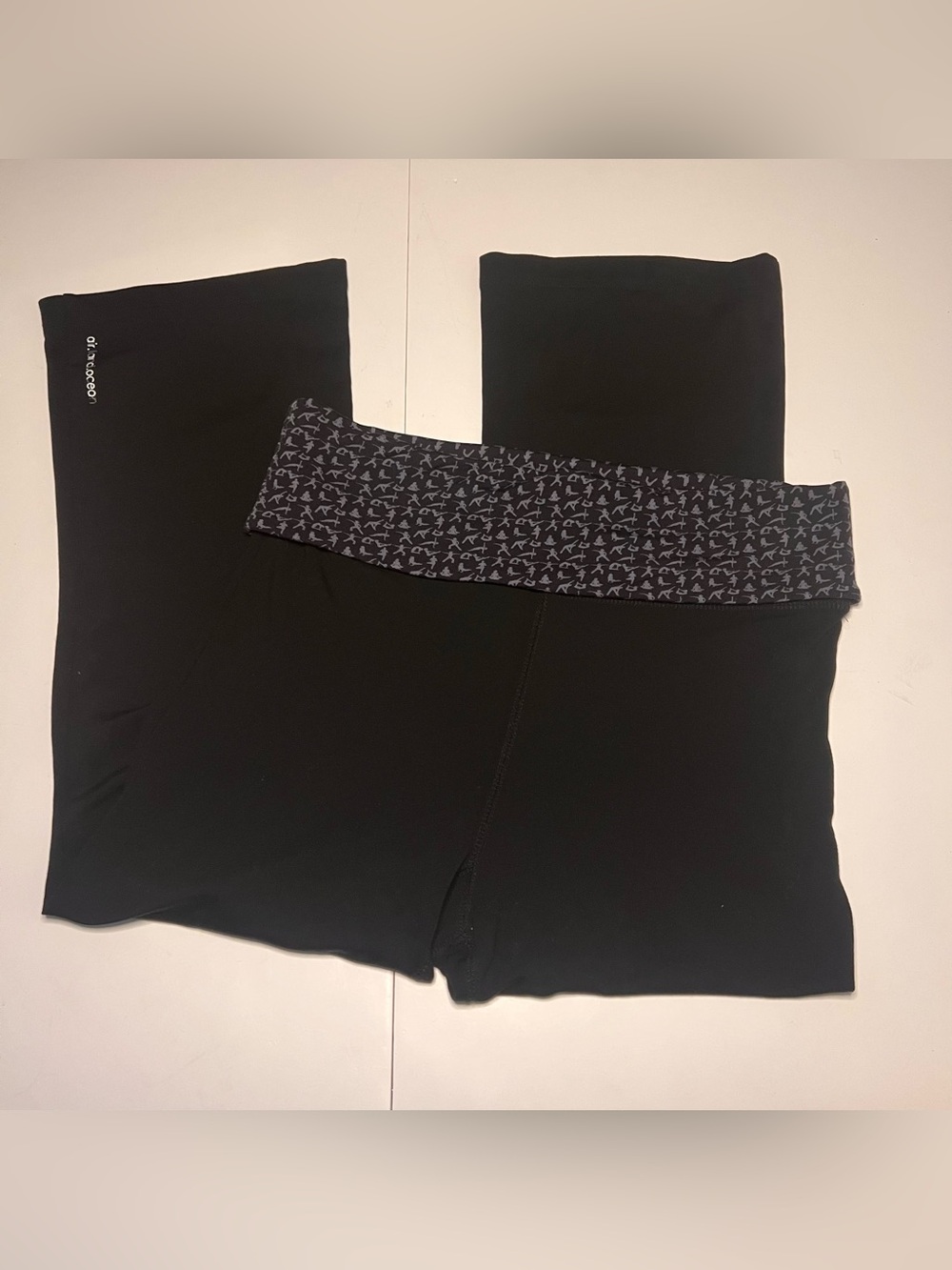 ALO Yoga Black Leggings with Patterned Fold-Over Waistband